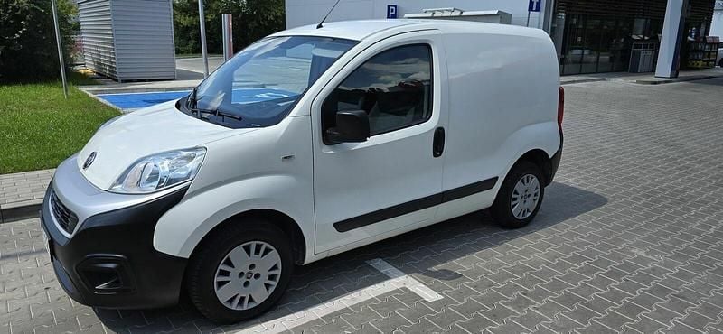 Biały Używany 2018 Fiat Fiorino Van | 26 900 zł - Obraz 1/4
