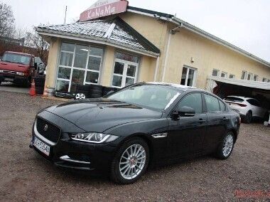 Inny kolor Używany 2019 Jaguar XE Sedan/Limuzyna | 77 700 zł (Uczciwa cena) - Obraz 1/4
