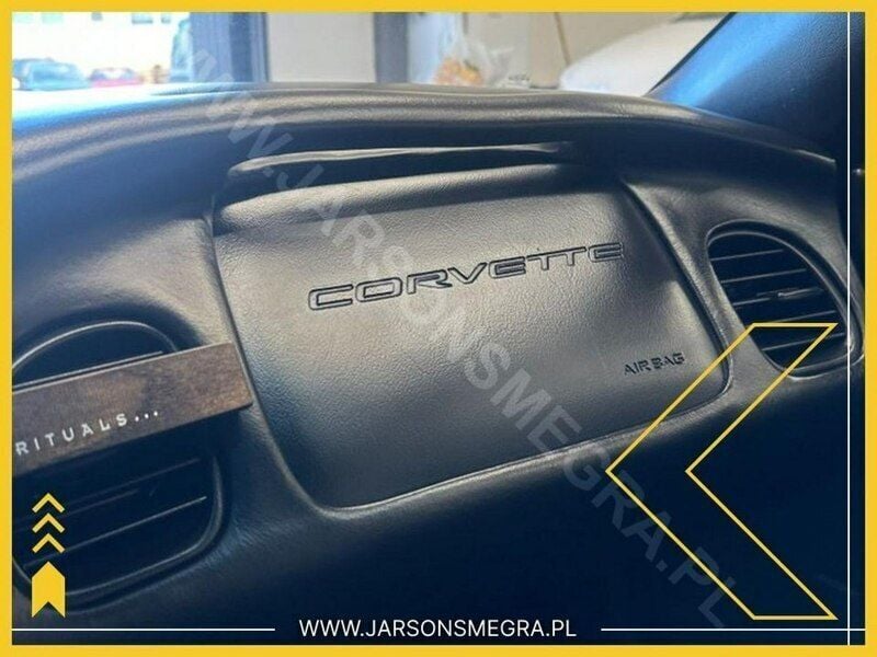 Używany Chevrolet Corvette 350 KM (257 kW) 2000 Czerwony Coupe