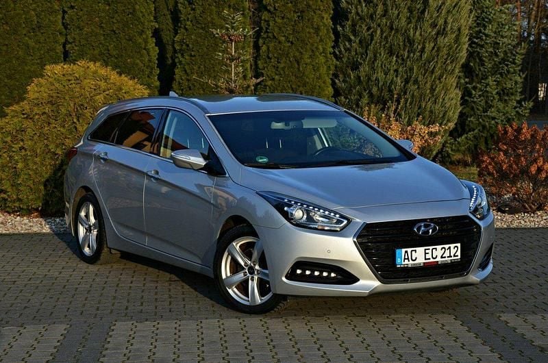 Srebrny Używany 2015 Hyundai i40 Kombi | 39 900 zł (Uczciwa cena) - Obraz 1/4