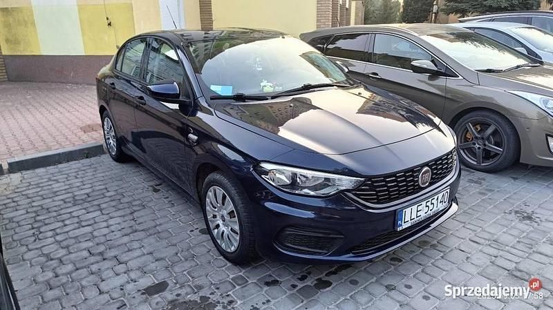 Grafitowy Używany 2016 Fiat Tipo Sedan/Limuzyna | 33 000 zł (Uczciwa cena) - Obraz 1/4