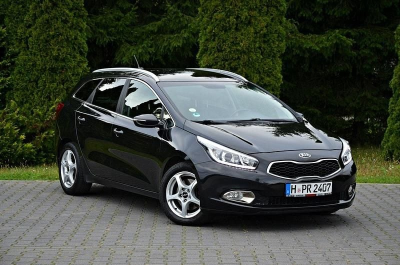 Czarny Używany 2015 Kia Ceed 2 Kombi | 32 900 zł (Uczciwa cena) - Obraz 1/4