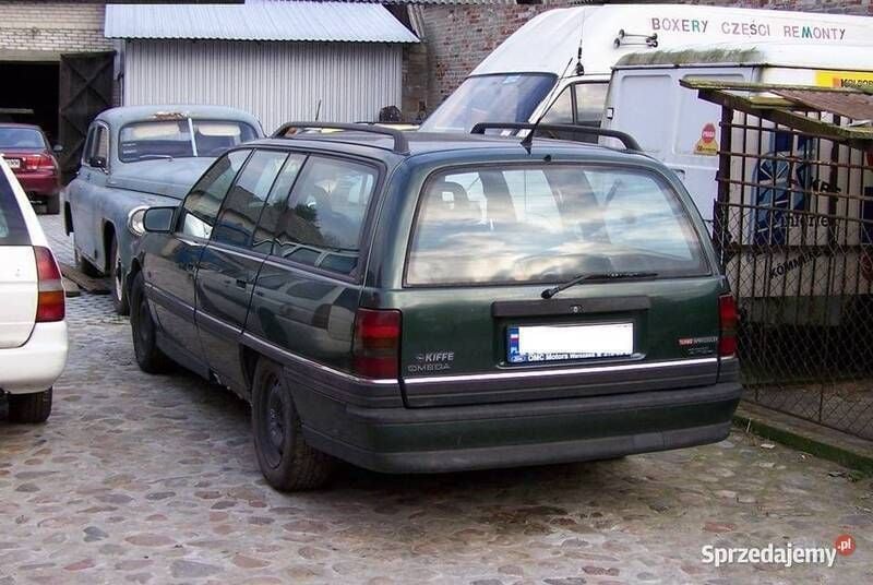 Zielony Używany 1993 Opel Omega Kombi | 3999 zł - Obraz 1/4