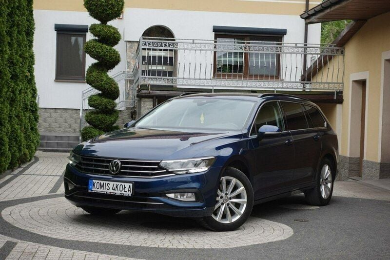 Inny kolor Używany 2019 VW Passat Kombi | 69 900 zł (Uczciwa cena) - Obraz 1/4