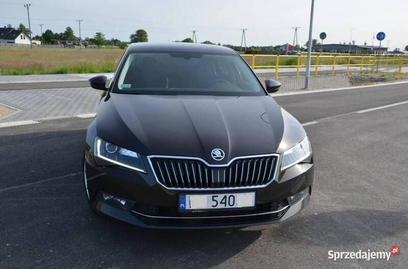 Brązowy Używany 2017 Skoda Superb Sedan/Limuzyna | 75 400 zł (Uczciwa cena) - Obraz 1/4