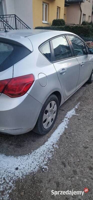 Srebrny Używany 2014 Opel Astra Hatchback | 22 000 zł (Uczciwa cena) - Obraz 1/4