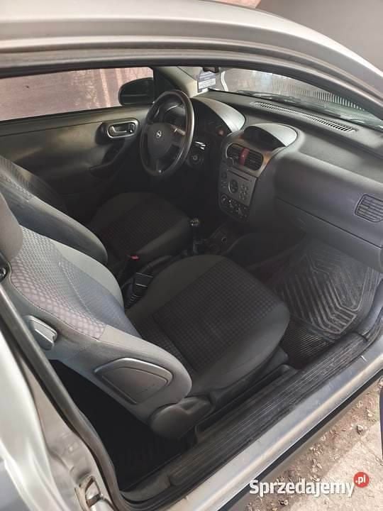 Używany Opel Corsa 2002 Srebrny Hatchback