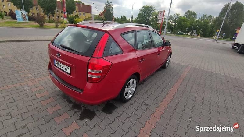Czerwony Używany 2007 Kia Ceed Hatchback | 8000 zł - Obraz 1/4