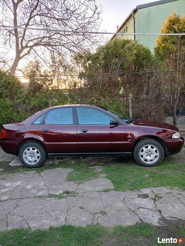 Używany Audi A4 1996 Inny kolor Sedan/Limuzyna