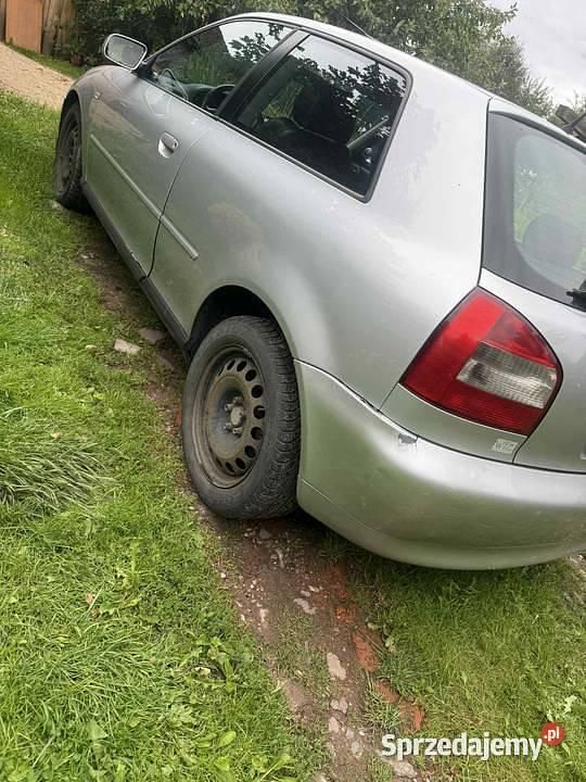 Używany Audi A3 2001 Srebrny Hatchback