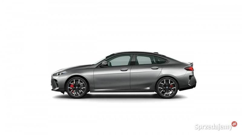 Czarny Nowe 2025 BMW 216 Shadowline Coupe | 119 520 zł - Obraz 1/3