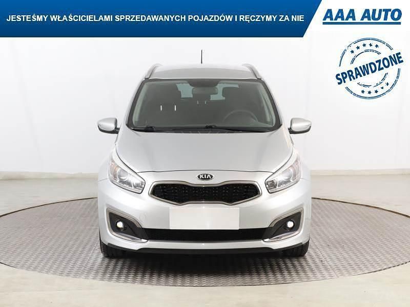 Używany Kia Ceed 135 KM (99 kW) 2015 Srebrny Hatchback