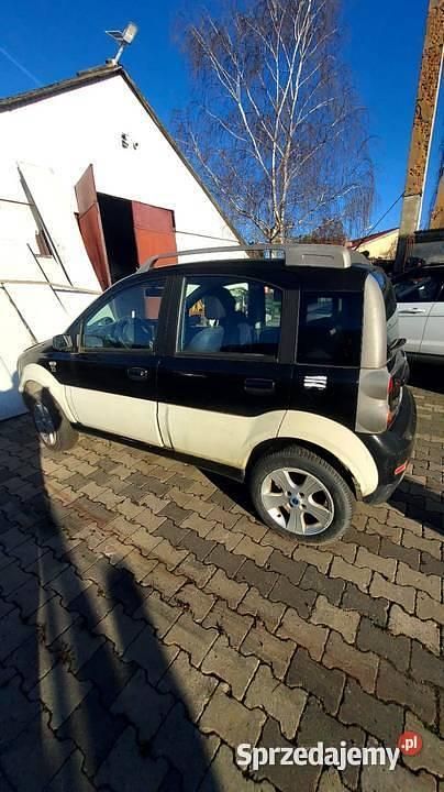 Czarny Używany 2006 Fiat Panda 4x4 Cross Hatchback | 7999 zł - Obraz 1/4