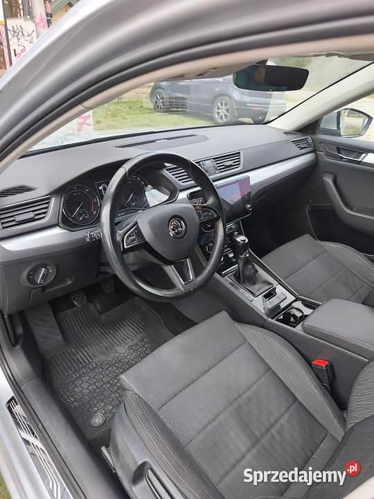 Srebrny Używany 2019 Skoda Superb Kombi | 67 900 zł (Uczciwa cena) - Obraz 1/1