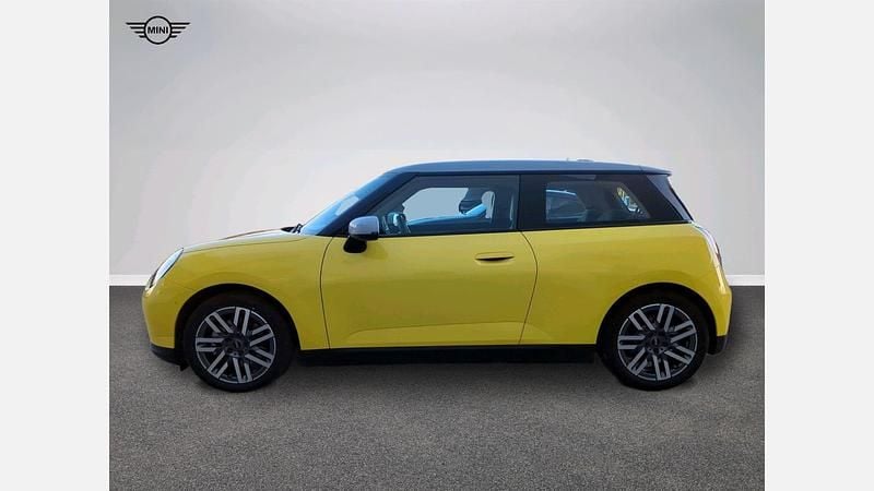 Używany Mini Cooper 135 kW (184 KM) 2023 Sunny side yellow Hatchback