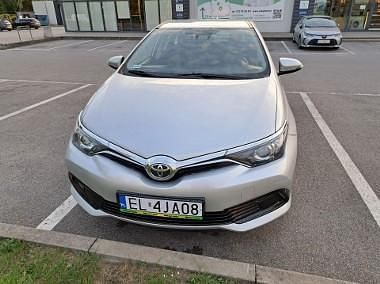 Srebrny Używany 2015 Toyota Auris Kombi | 28 000 zł (Dobra cena) - Obraz 1/4