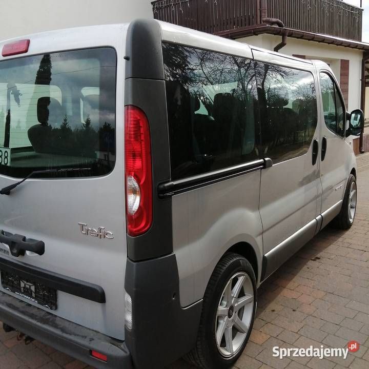 Szary Używany 2010 Renault Trafic Van | 52 000 zł (Uczciwa cena) - Obraz 1/4