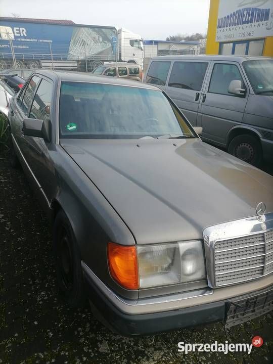 Używany 1990 Mercedes E300 | 10 000 zł - Obraz 1/4