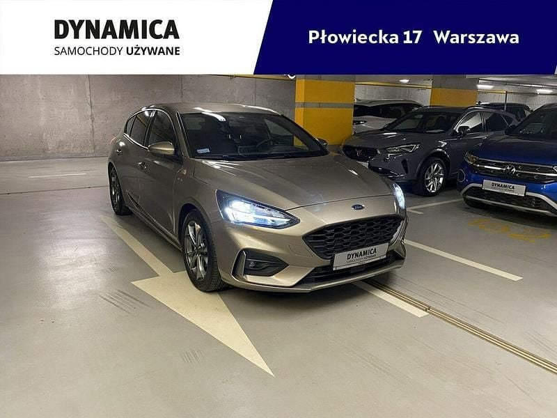 Złoty (metalik) Używany 2019 Ford Focus ST-Line Hatchback | 74 900 zł - Obraz 1/4