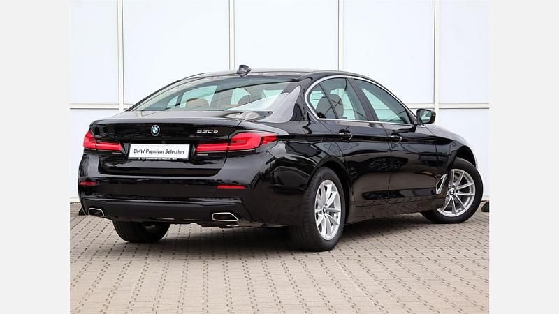Używany BMW 530e 292 KM (214 kW) 2021 Czarny Sedan/Limuzyna