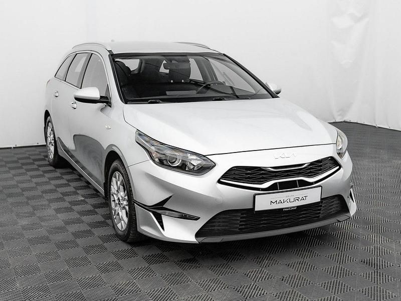 Używany Kia Ceed 160 KM (117 kW) 2022 Srebrny Hatchback