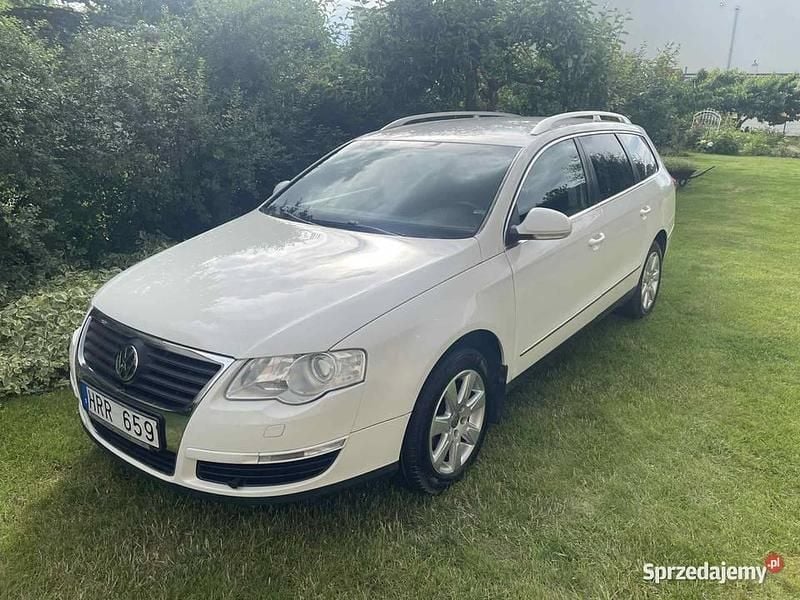 Biały Używany 2009 VW Passat Kombi | 9900 zł (Dobra cena) - Obraz 1/4