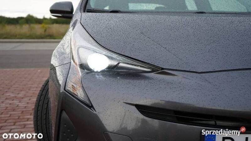Szary Używany 2016 Toyota Prius Hatchback | 55 000 zł (Uczciwa cena) - Obraz 1/4