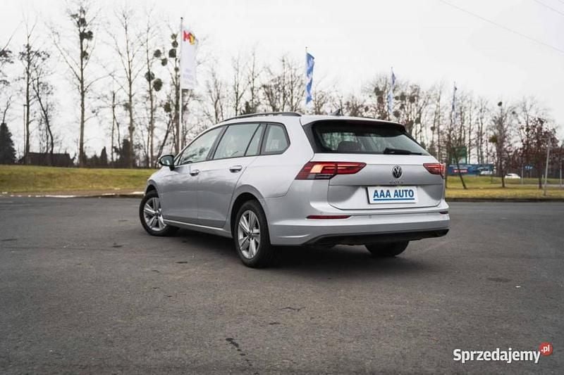Używany VW Golf VIII 2022 Srebrny Kombi