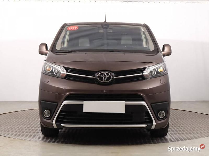 Brązowy Używany 2018 Toyota Proace Verso Kombi | 117 999 zł (Drogi) - Obraz 1/4