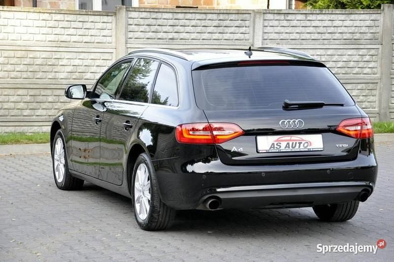 Używany Audi A4 170 KM (125 kW) 2012 Czarny Kombi