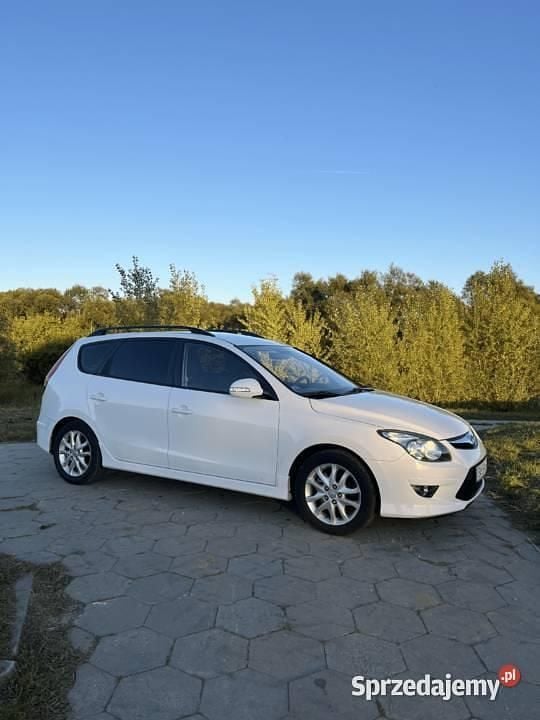 Używany Hyundai i30 2011 Biały Kombi