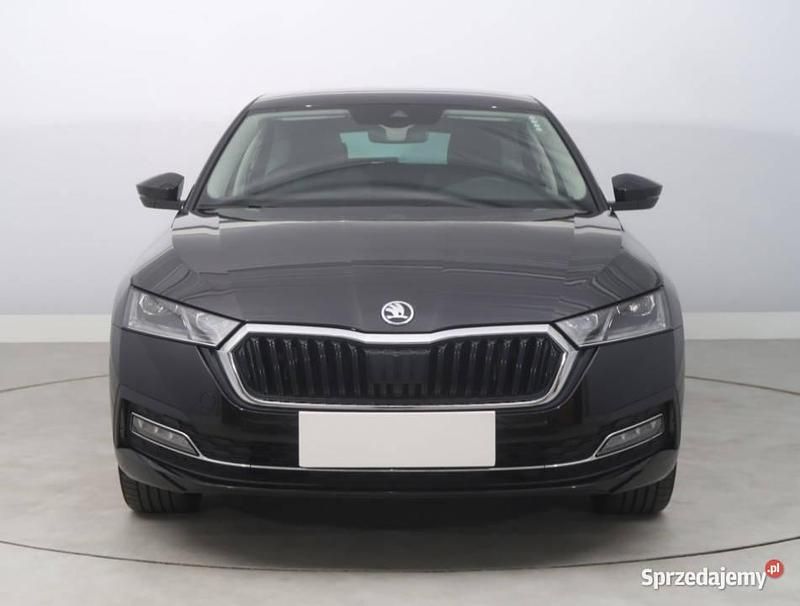 Czarny Używany 2023 Skoda Octavia Hatchback | 103 999 zł (Drogi) - Obraz 1/4