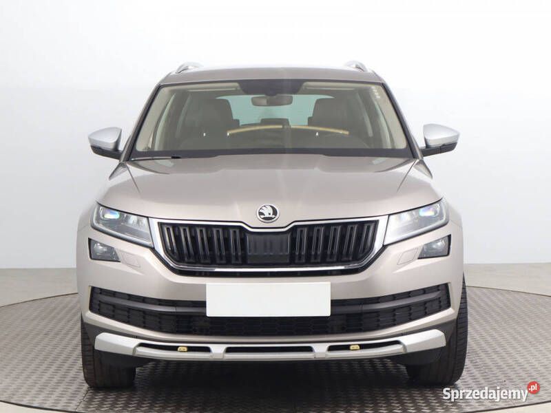 Srebrny Używany 2017 Skoda Kodiaq SUV | 94 999 zł (Drogi) - Obraz 1/4