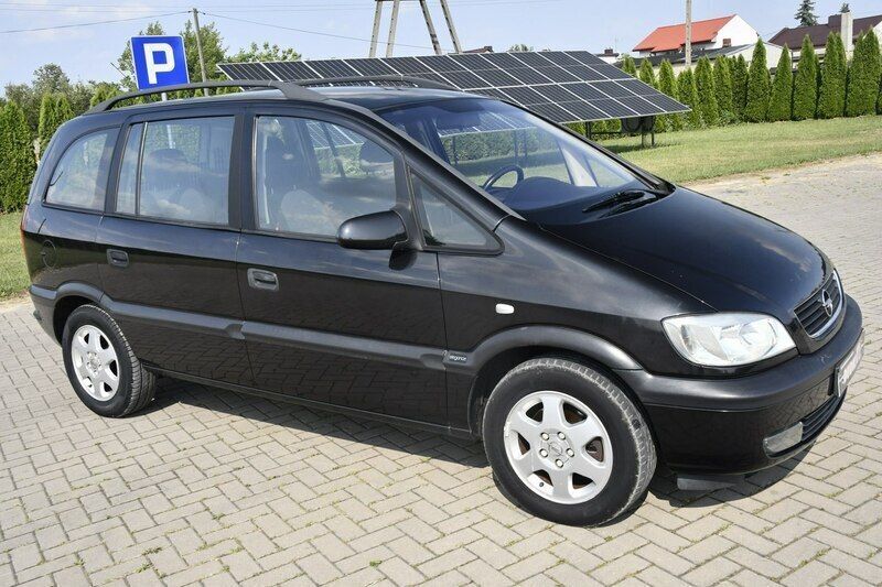 Używany Opel Zafira 125 KM (91 kW) 2001 Czarny Minivan