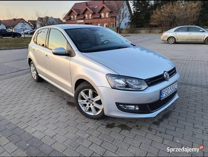 Srebrny Używany 2013 VW Polo Hatchback | 24 900 zł (Uczciwa cena) - Obraz 1/4