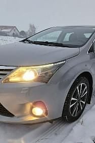 Używany Toyota Avensis 132 KM (97 kW) 2013 Szary Sedan/Limuzyna