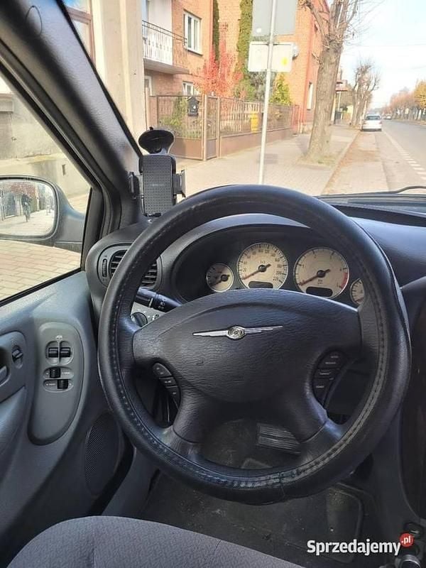 Czarny Używany 2007 Chrysler Voyager Minivan | 6000 zł (Super Cena) - Obraz 1/4