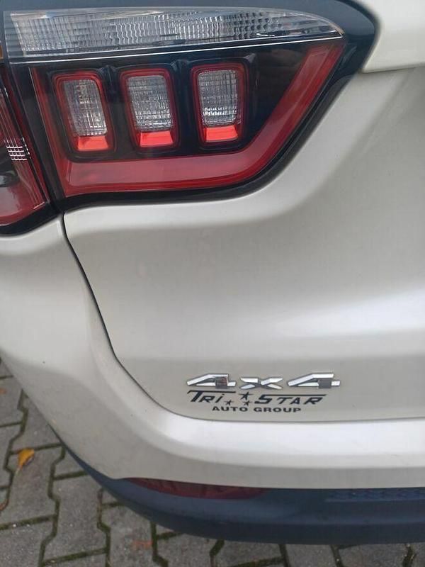 Biały Używany 2017 Jeep Compass SUV | 63 000 zł - Obraz 1/4