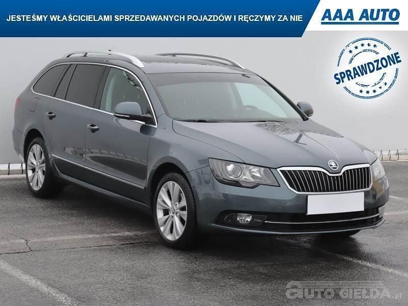 Używany Skoda Superb 105 KM (77 kW) 2014 Szary