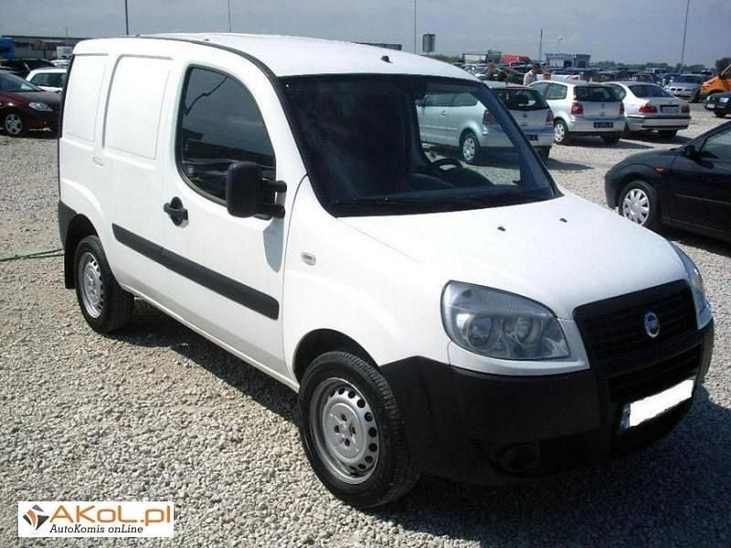 Biały Używany 2006 Fiat Doblò Minivan | 11 000 zł - Obraz 1/1