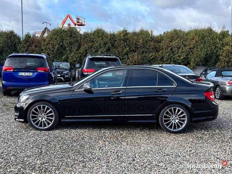 Czarny Używany 2014 Mercedes C300 Sedan/Limuzyna | 64 990 zł - Obraz 1/4