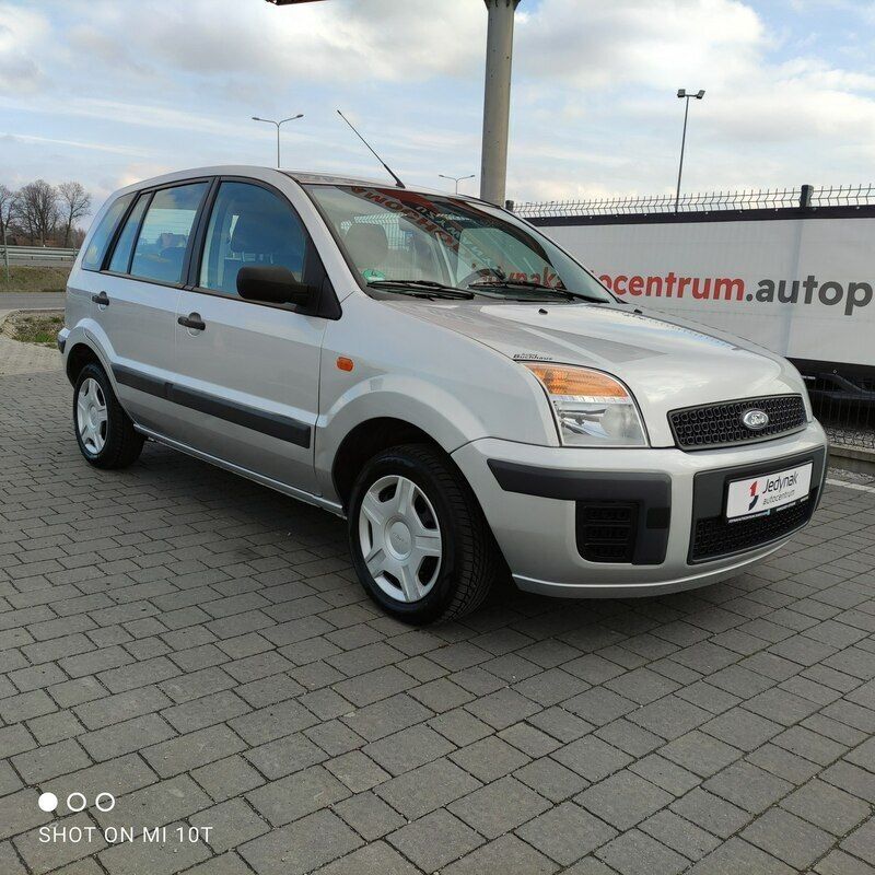 Szary Używany 2009 Ford Fusion Hatchback | 13 800 zł (Drogi) - Obraz 1/4