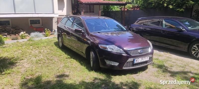 Używany Ford Mondeo 2010 Wiśniowy Kombi