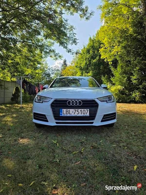 Biały Używany 2017 Audi A4 Kombi | 69 000 zł (Uczciwa cena) - Obraz 1/4