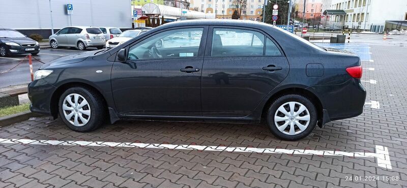 Używany Toyota Corolla 2008 Czarny Sedan/Limuzyna