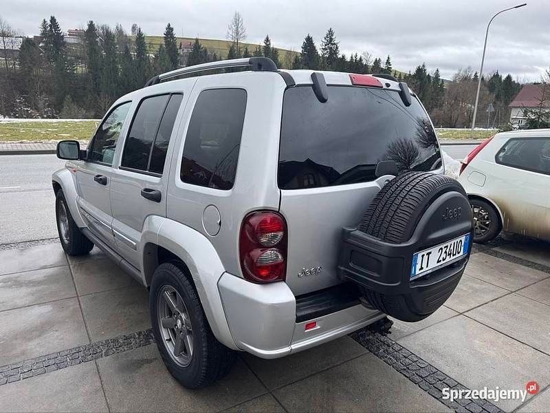 Używany Jeep Cherokee 2006 Srebrny SUV