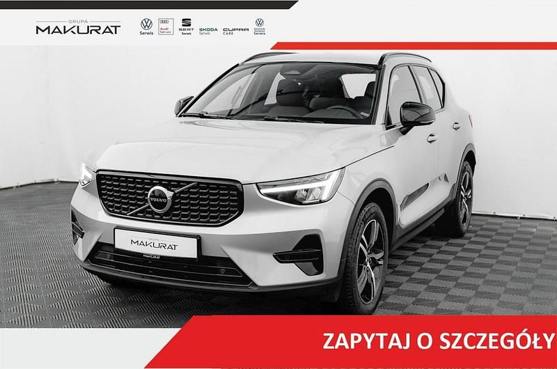 Szary Używany 2023 Volvo XC40 Plus SUV | 154 850 zł (Drogi) - Obraz 1/4