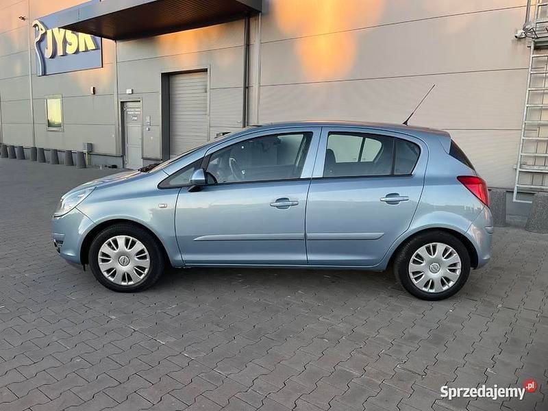 Niebieski Używany 2007 Opel Corsa Hatchback | 9900 zł (Uczciwa cena) - Obraz 1/4