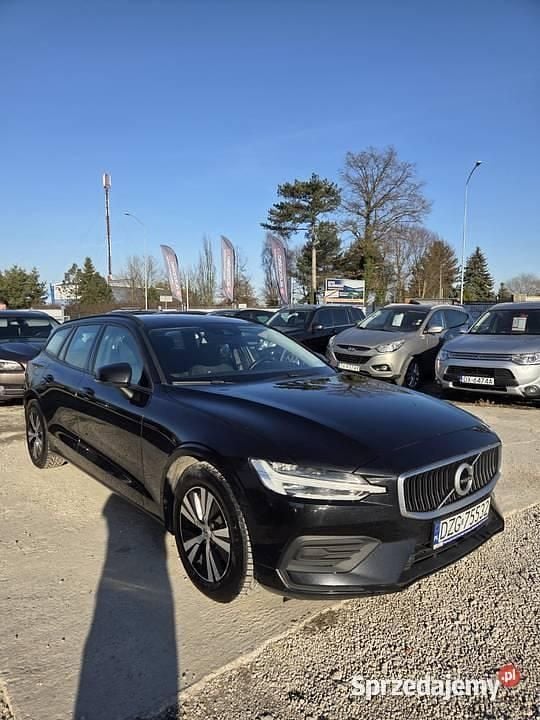 Używany Volvo V60 2018 Czarny Kombi