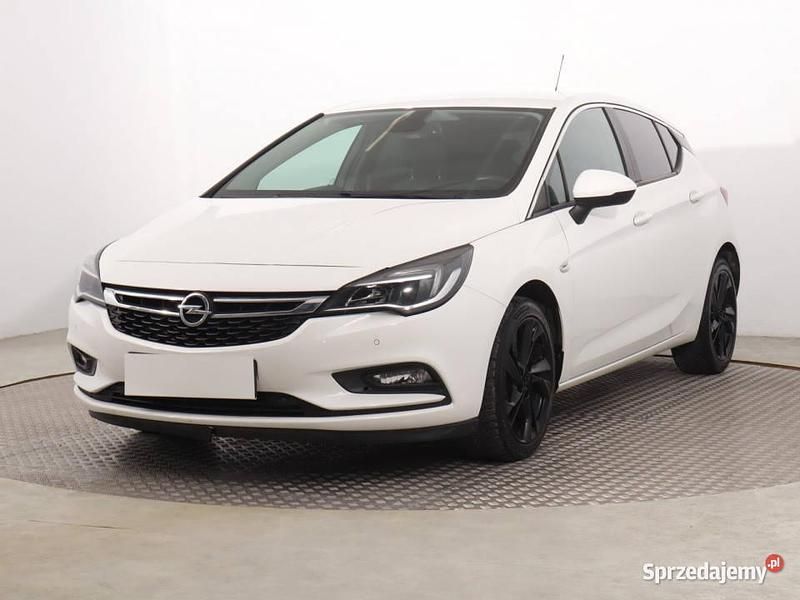 Używany Opel Astra 2019 Biały Hatchback